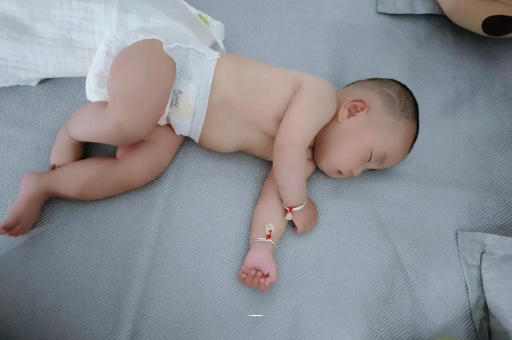 南阳宝宝老打喷嚏怎么办
